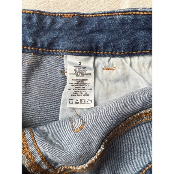 NEW Aeropostale Midi Shorts Distressed Denim Stretch Size 2 - Picture 11 of 11